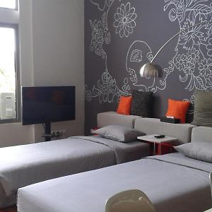 One-Bedroom Apartment Sleep